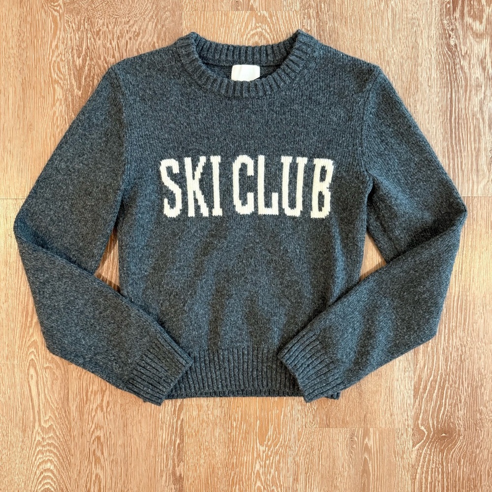 H&M Sk Club grey and white sweater
Size XXS
Great condition